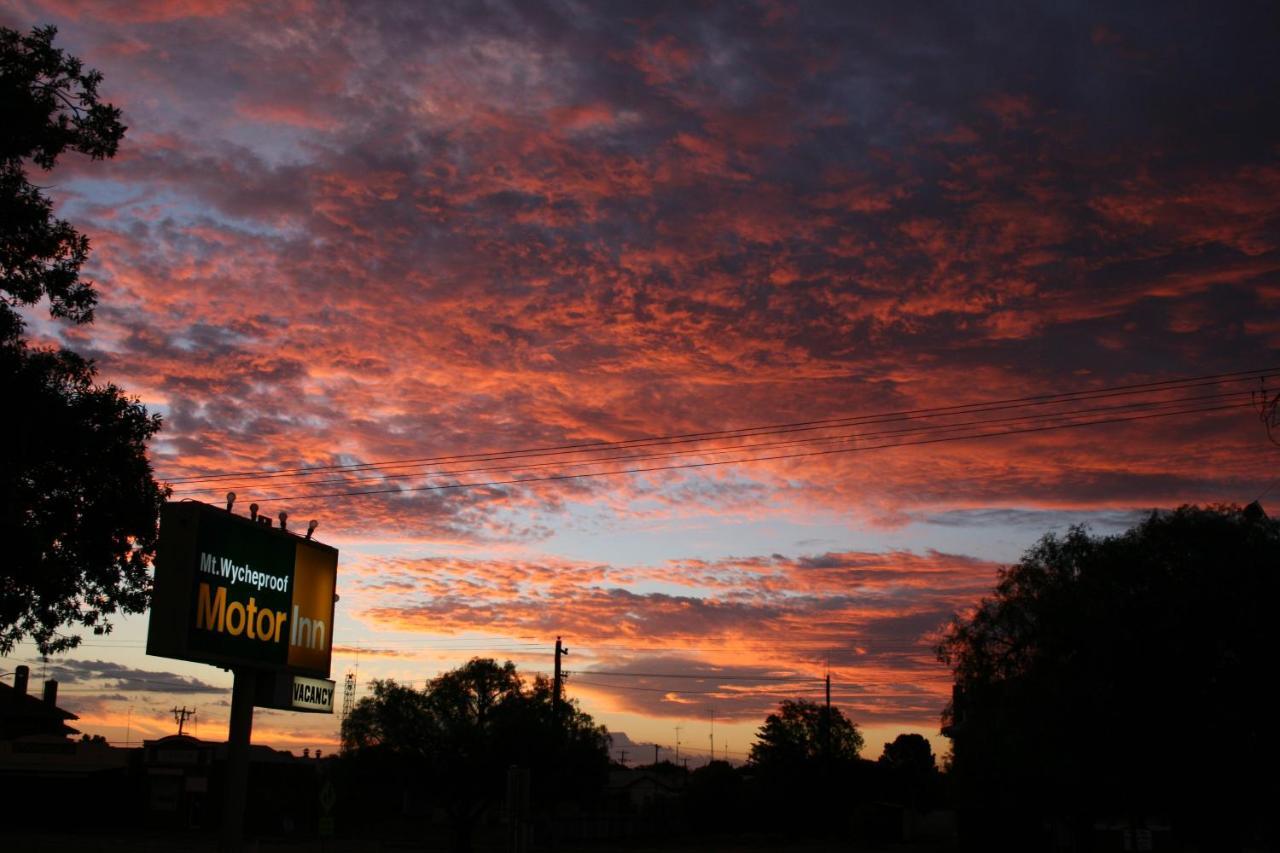 Mount Wycheproof Motor Inn Dış mekan fotoğraf